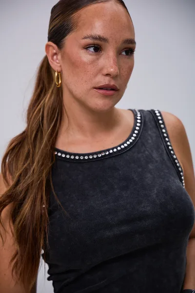Musculosa Acid Tachas Negro L26-3310